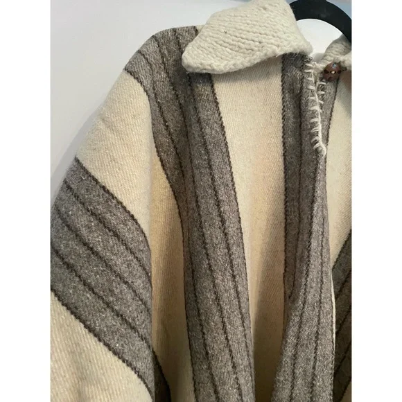 1970s Vintage Wool Stripe Chunky Knit collar Poncho Outerwear - Picture 2 of 8